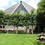 Bed & Breakfast Boerderij De Fryhof