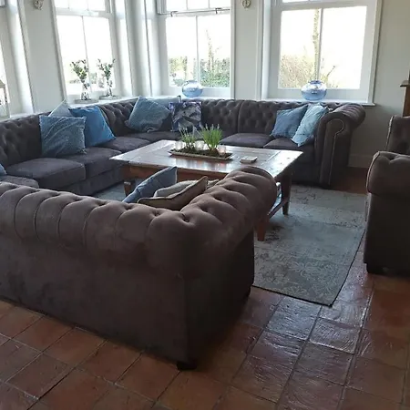 Boerderij De Fryhof Bed & Breakfast 3*