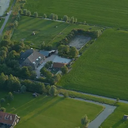 Bed & Breakfast Boerderij De Fryhof 3*